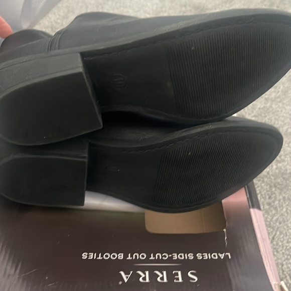 Serra side cut out booties 10 - Picture 2 of 5